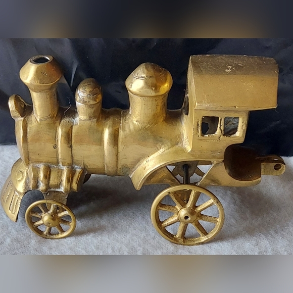 Brass Steam Engine Showpiece - Picture 6 of 6